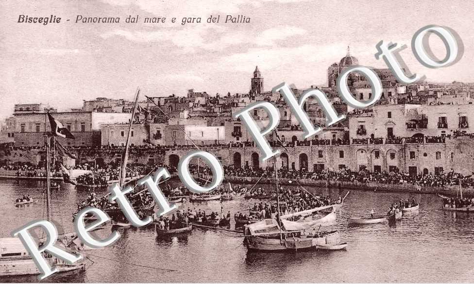 panorama dal mare e gara del Pallia