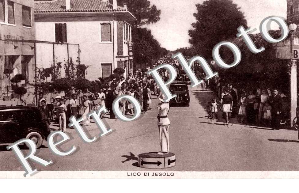 Lido di Jesolo. Policier au carrefour