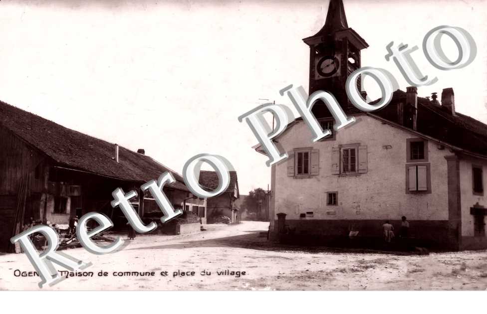 Maison de commune et place du village