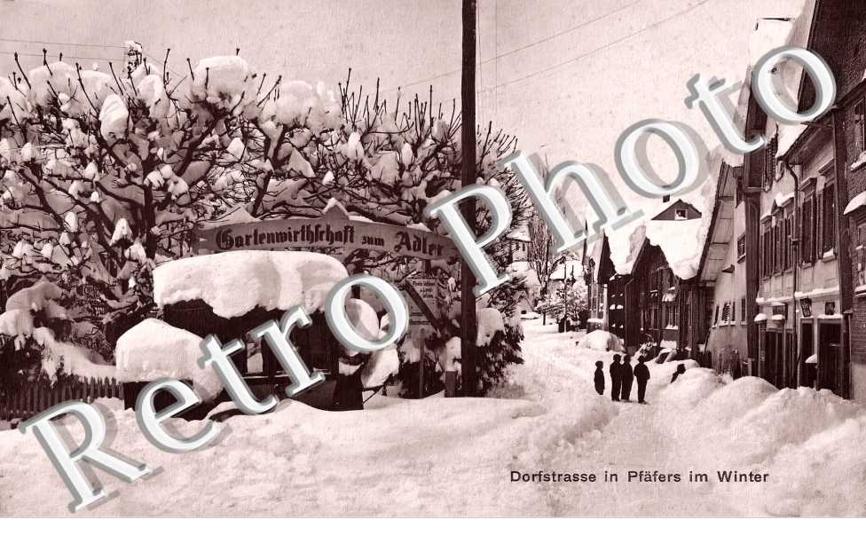Dorfstrasse in winter