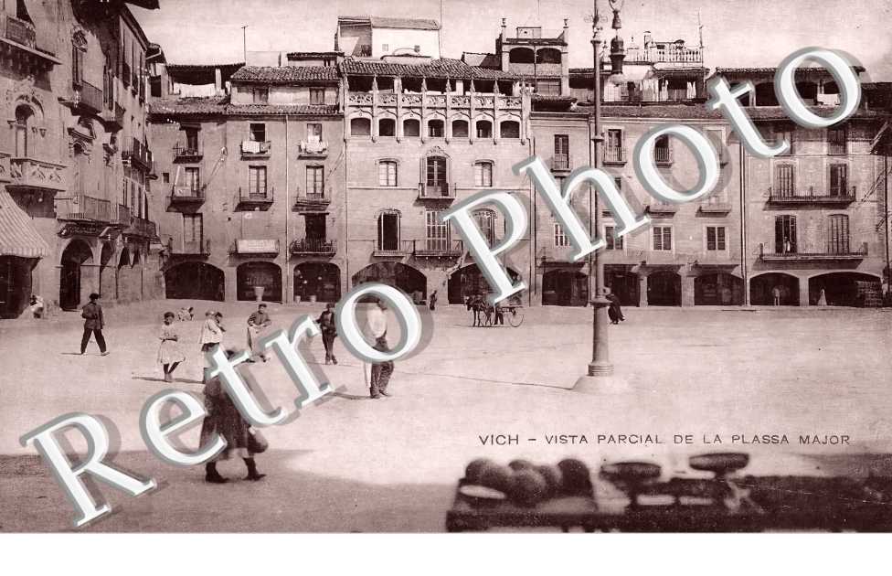 Vista parcial de la plassa Major