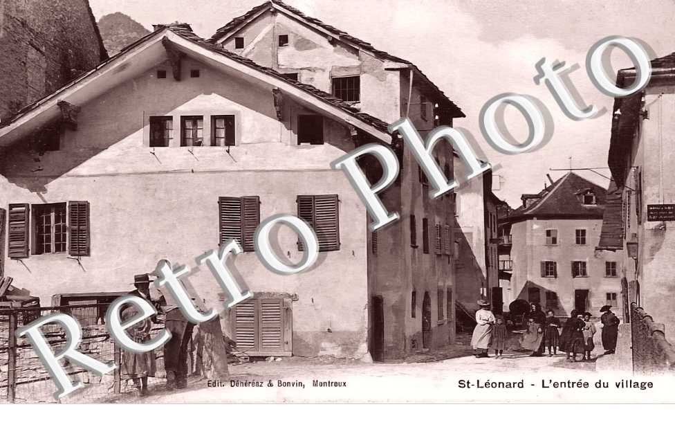 l'entrée du village