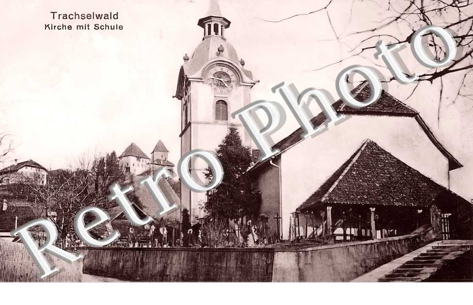 Kirche mit Schule