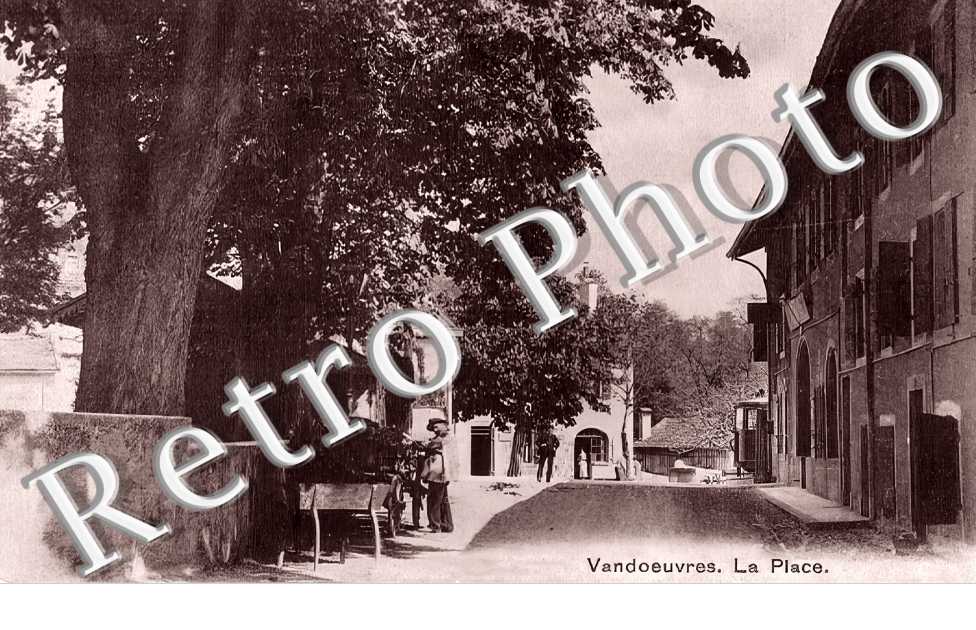 Vandoeuvres. La place