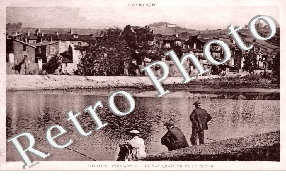 Le Gua. Le bas quartier et le bassin