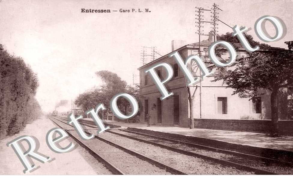 Entressen. Gare P.L.M.