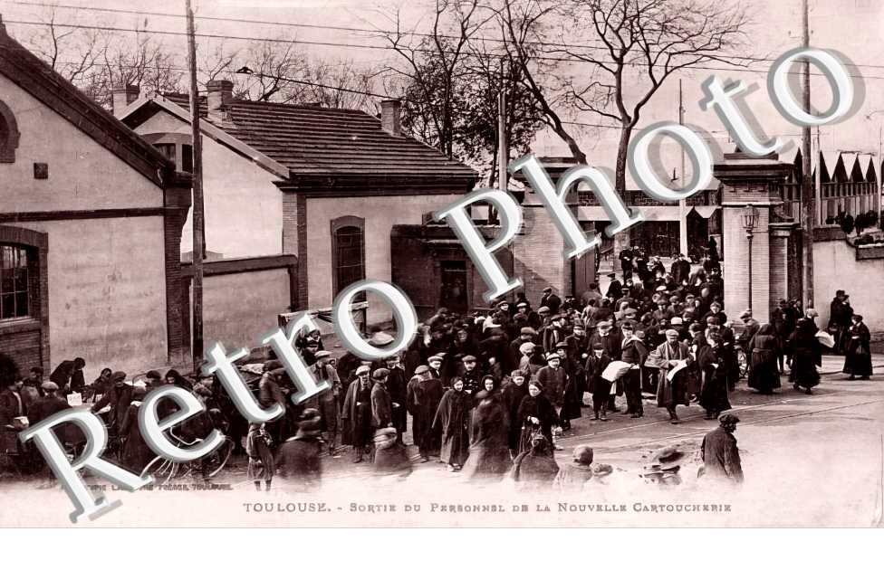 sortie du personnel de la nouvelle cartoucherie