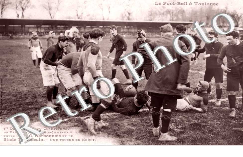 Demi Finale aux Ponts-Jumeaux entre le RC Narbonnais et le Stade Toulousain. Une touche de Mounic