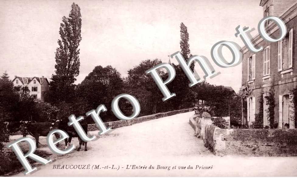 l'entrée du Bourg et vue du Prieuré
