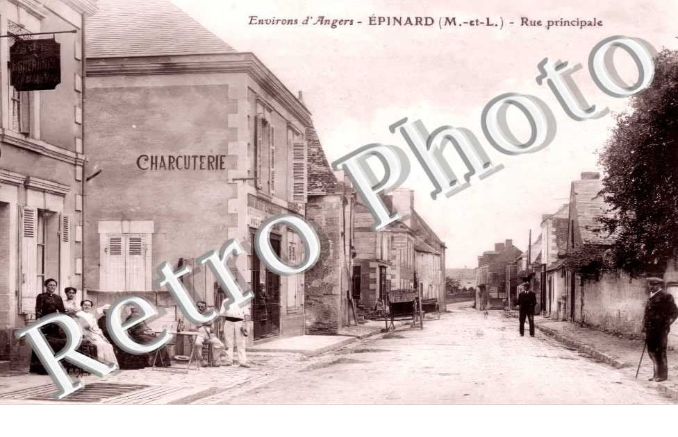 EPINARD. Rue principale