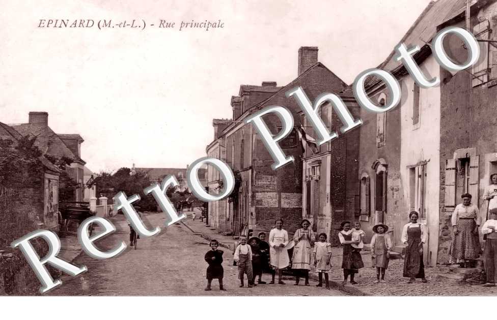 EPINARD. Rue principale