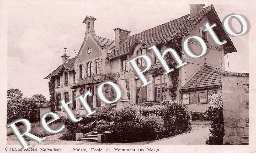 Mairie, école et Monument aux morts