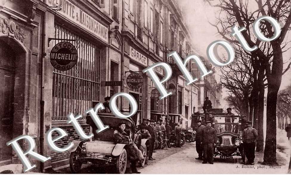Garage automobile Argus Delmotte & Maisongrande 3 et 5 Avenue de Constades Stock Michelin