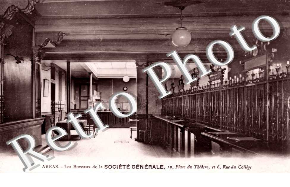 les bureaux de la Société Générale 19 place du Théâtre et 6 rue du collège