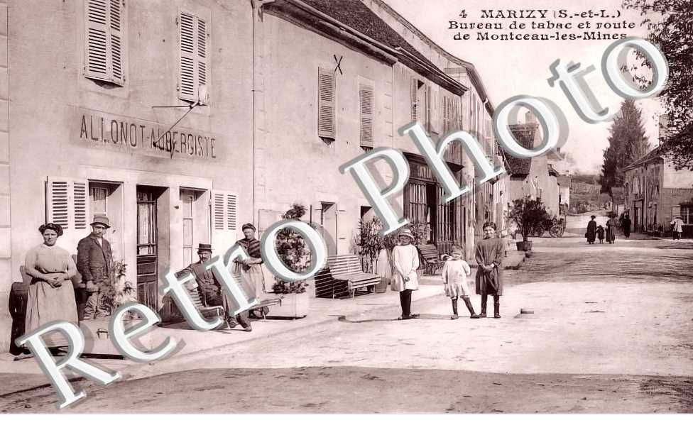 bureau de tabac et route de Montceau-les-Mines