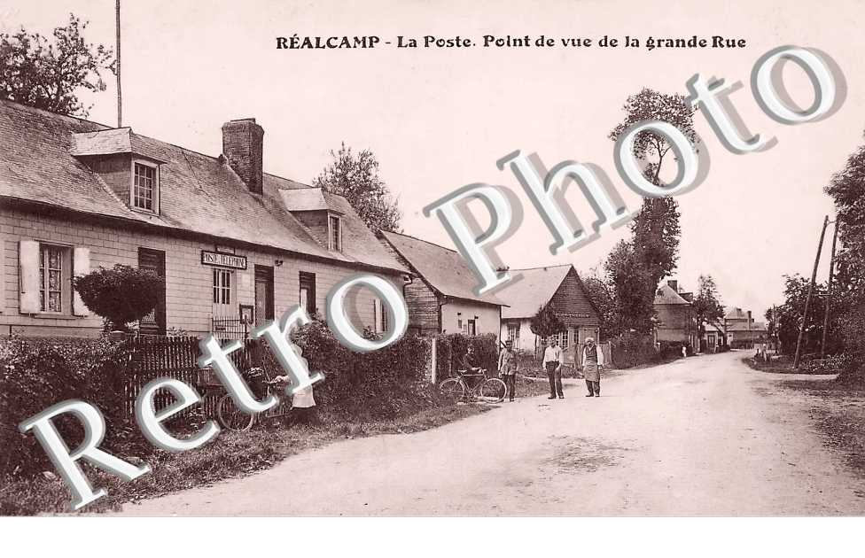 la Poste. Point de vue de la grande rue