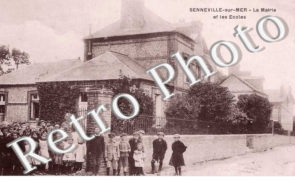 SENNEVILLE SUR MER. la Mairie et les Ecoles