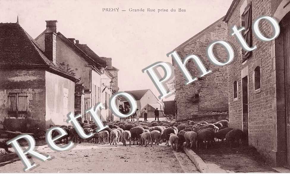 Grande rue prise du bas
