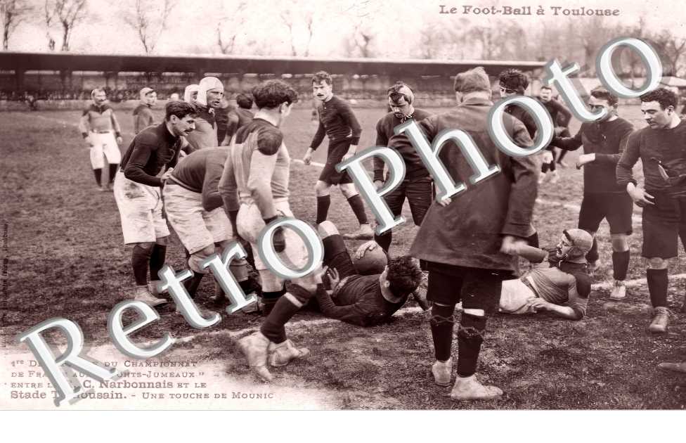 Demi Finale aux Ponts-Jumeaux entre le RC Narbonnais et le Stade Toulousain. Une touche de Mounic