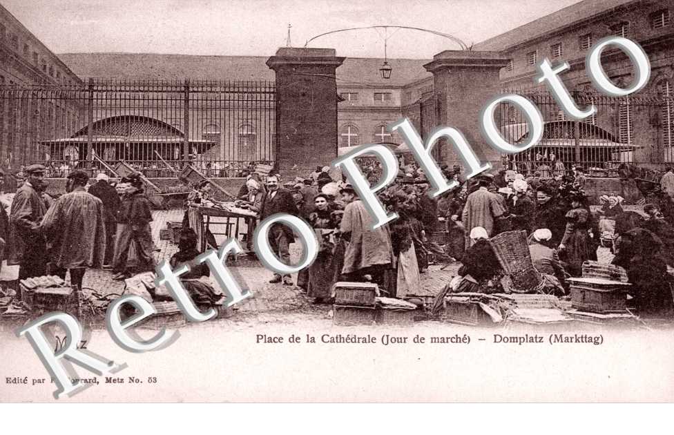 Place de la Cathérale, jour du marché- Domplatz, Markttag - anim