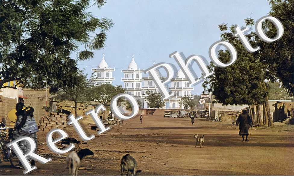 Mosquée de Yako sur la route de Ouahigouya