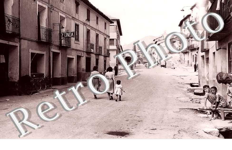 Vistas de la calle y la FONDA