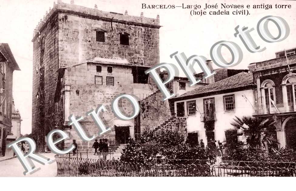 Largo José Novaes e antiga torre