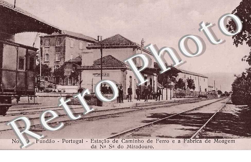 Estaçao de Caminho de Ferro e a Fabrica de Moagem da Na Sa do Miradouro