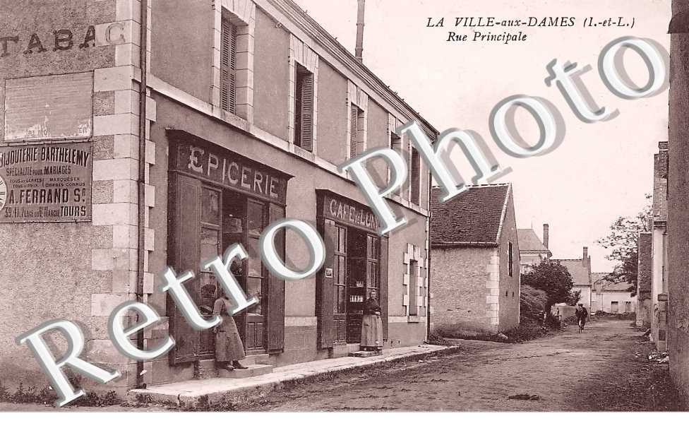 rue principale. Café de l'Union. Epicerie