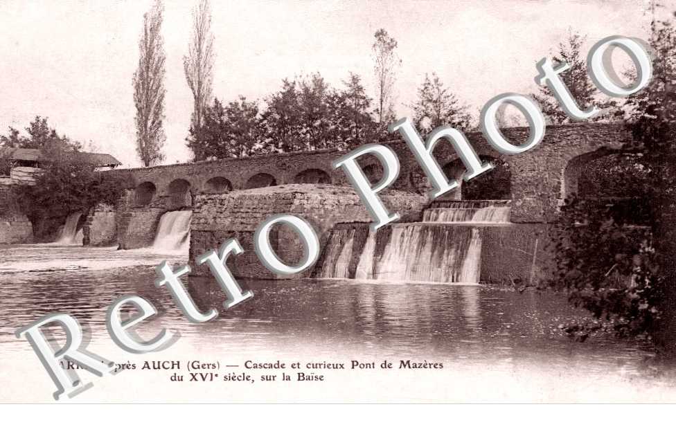 Cascade et curieux Pont de Mazères sur la Baïse
