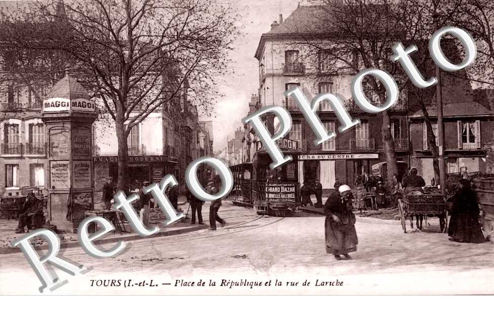Place de la République et la rue de Lariche