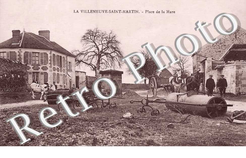 La Villeneuve-Saint-Martin.Place de la Mare