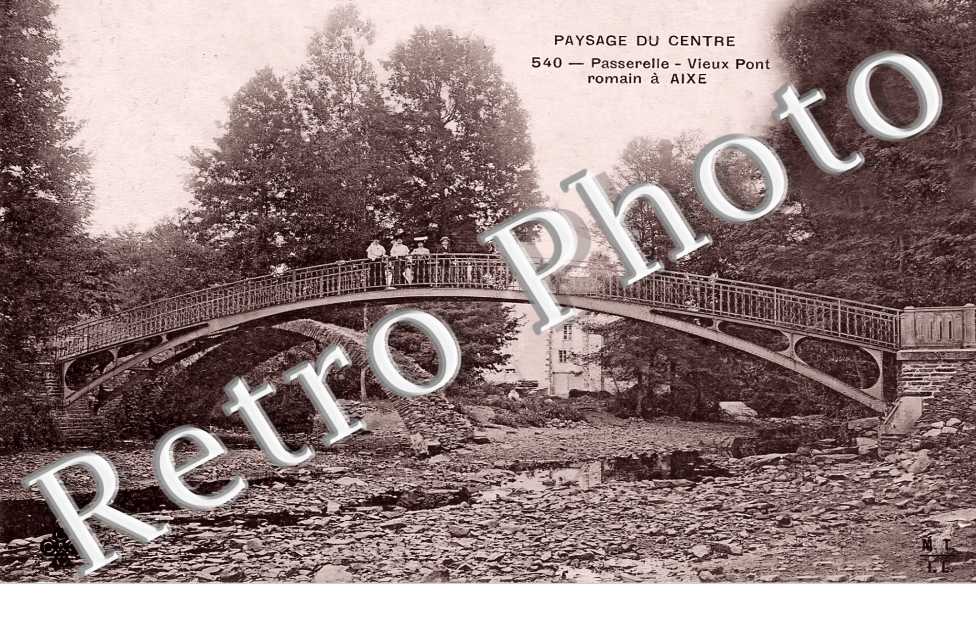 Passerelle. Vieux Pont romain à Aixe