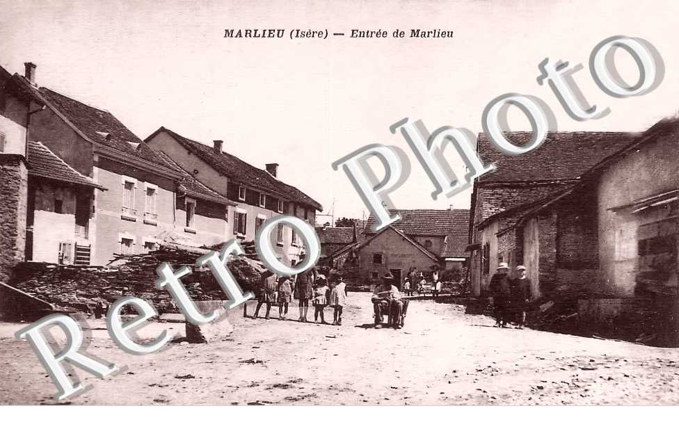 Marlieu. Entrée du bourg