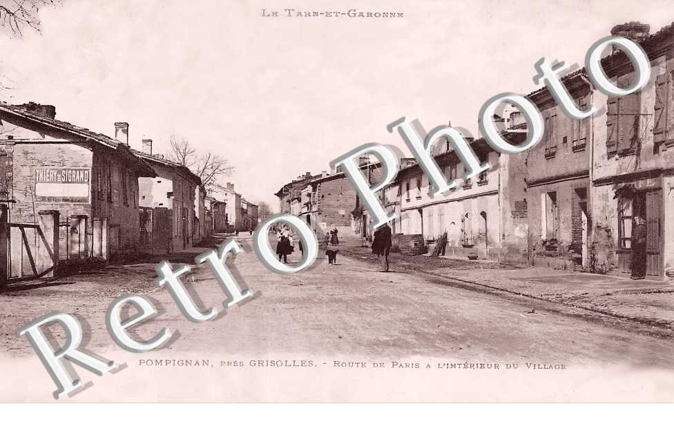 Route de Paris à l'intérieur du village