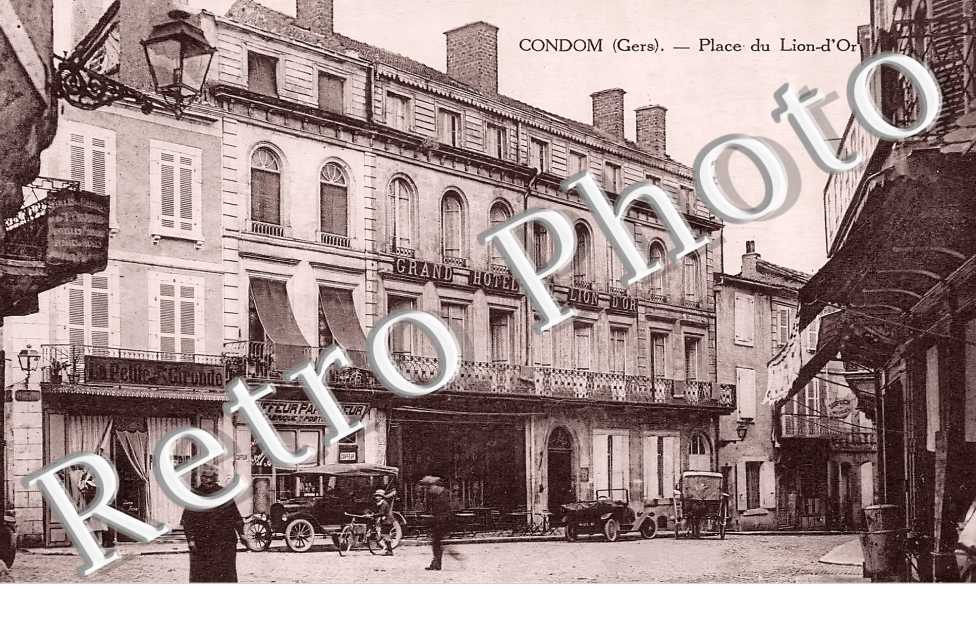 Place du Lion d'Or. Grand Hotel.