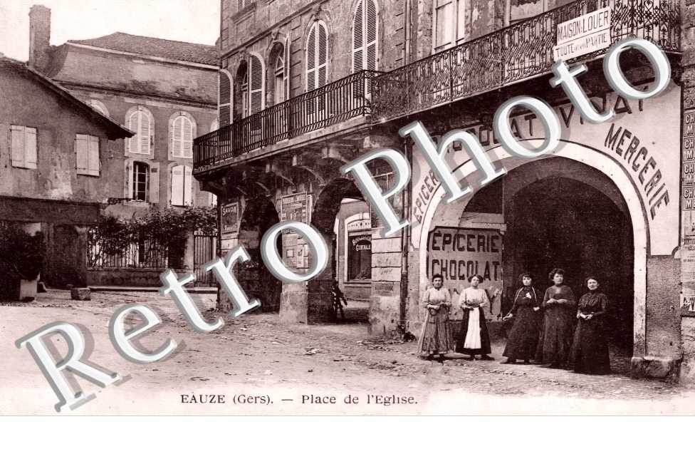 Place de l'église. Epicerie Mercerie
