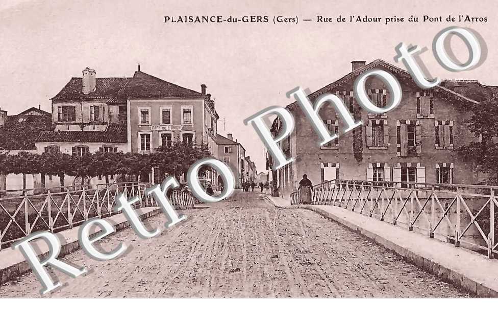 rue de l'Adour prise du Pont de l'Arros