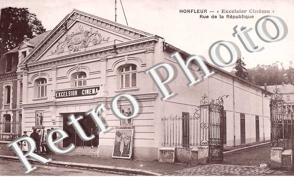 Excelsior Cinéma. Rue de la République