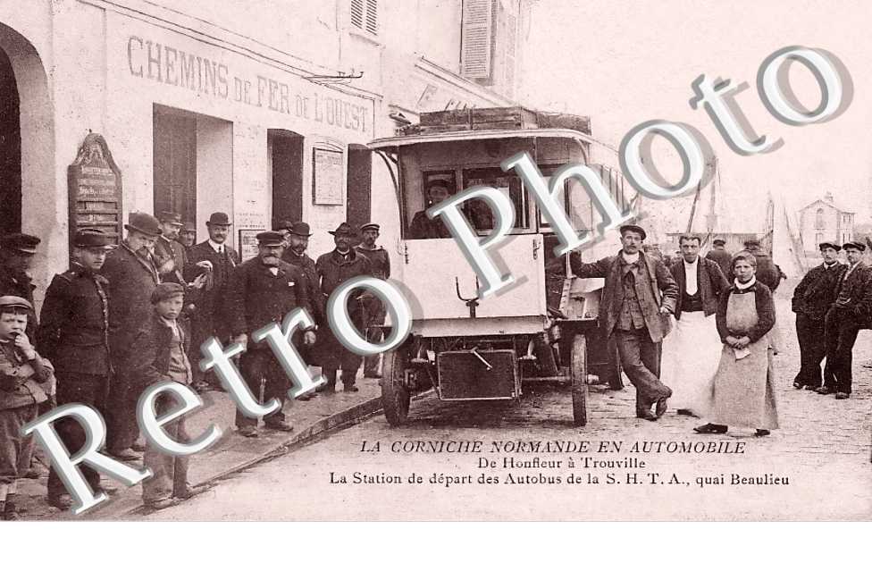 La corniche Normande en automobile. La station de départ des Autobus quai Beaulieu
