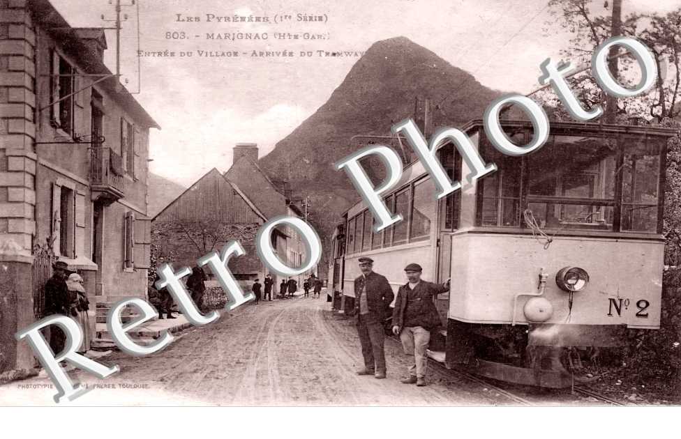 Entrée du village. Arrivée du Tramway