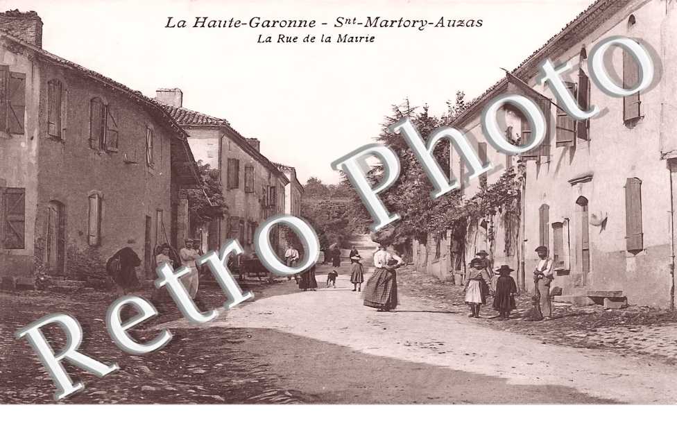 Saint-Martory-Auzas. La rue de la Mairie