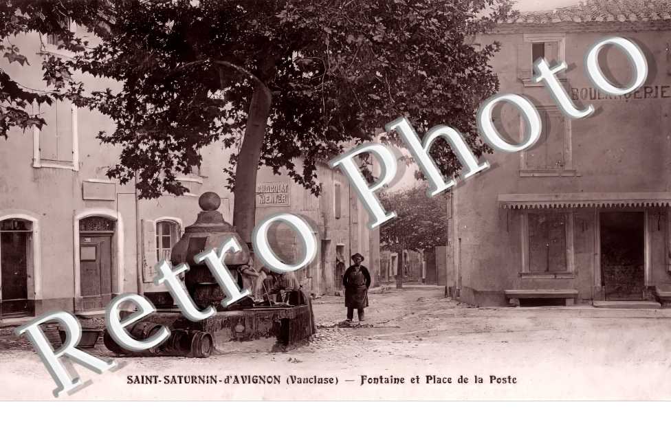 Fontaine et Place de la Poste