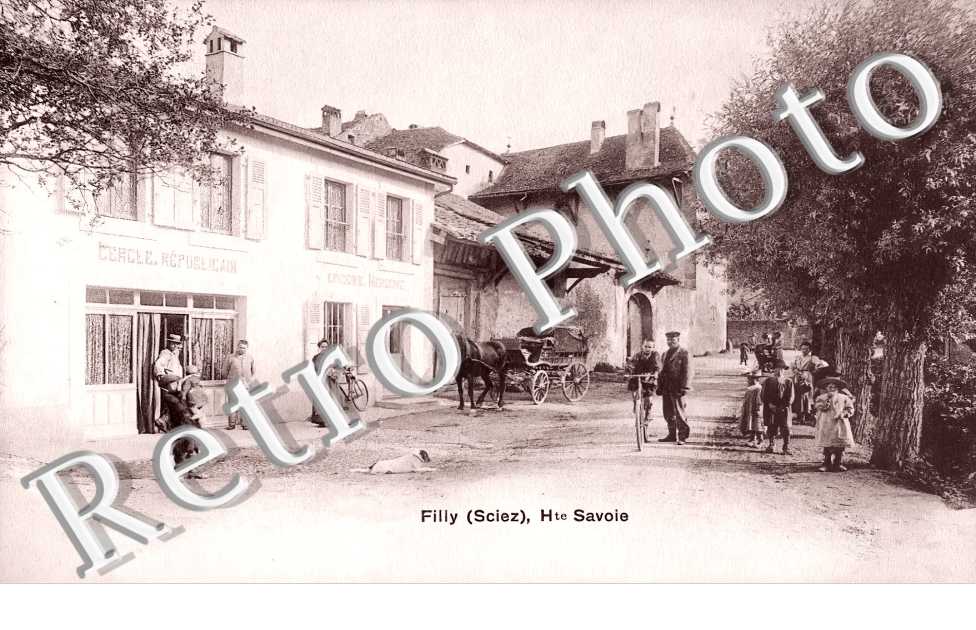 Filly. Cercle Républicain. Epicerie Mercerie.
