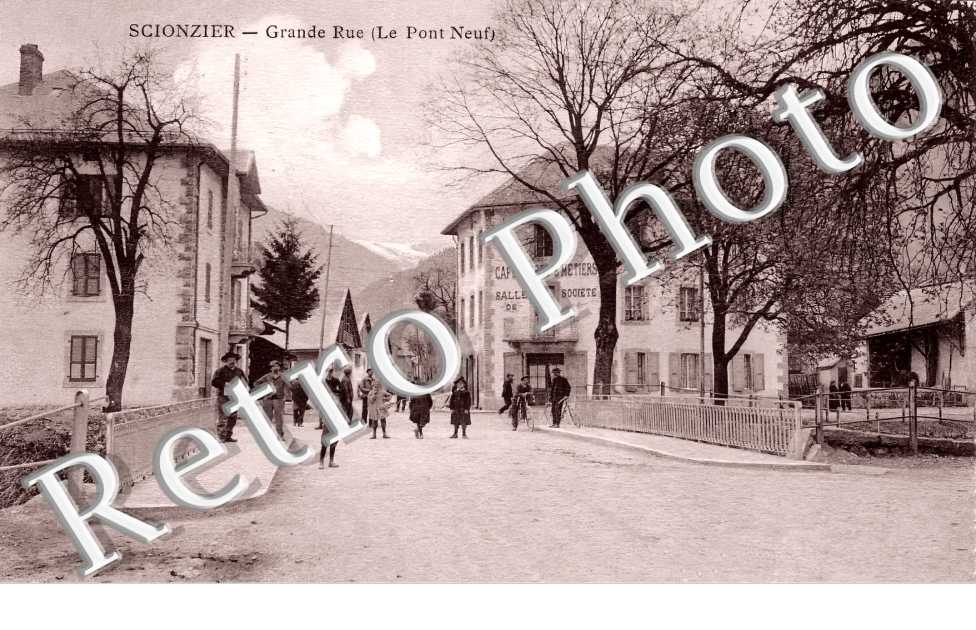 Grande rue. Le Pont Neuf.