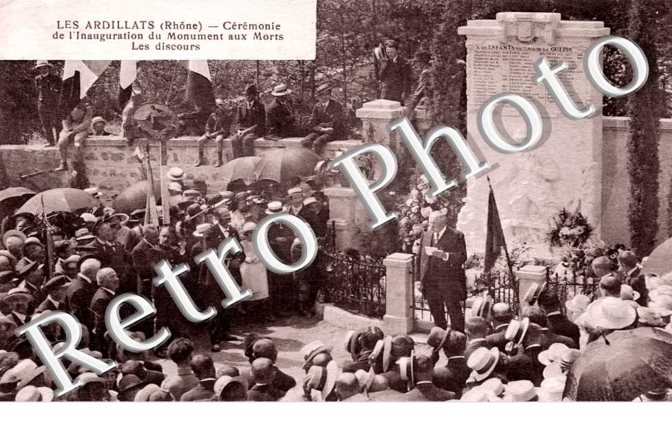Cérémonie de l'Inauguration du Monument aux Morts. Les discours