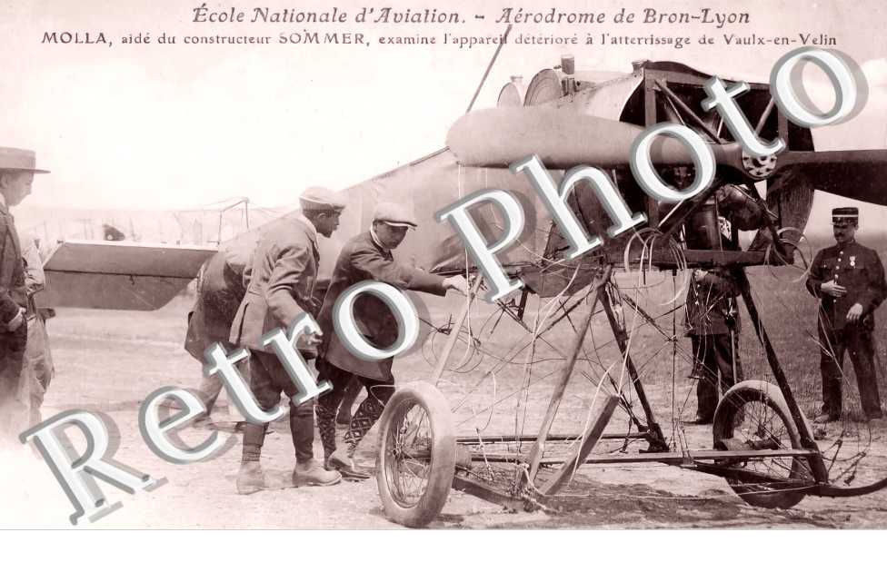 Ecole Nationale de l'Aviaton. Aérodrome. Molla aidé du constructeur Sommer