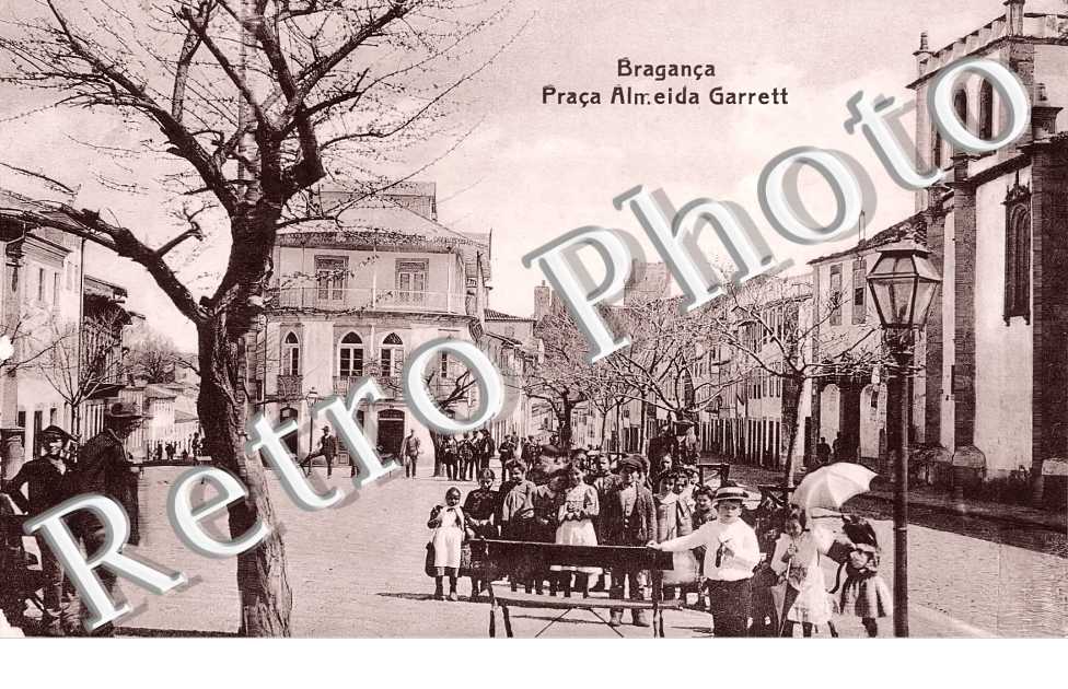 Praça Almeida Garrett