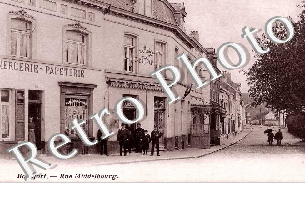 Rue Middelbourg. A l'Arrêt du Tram.