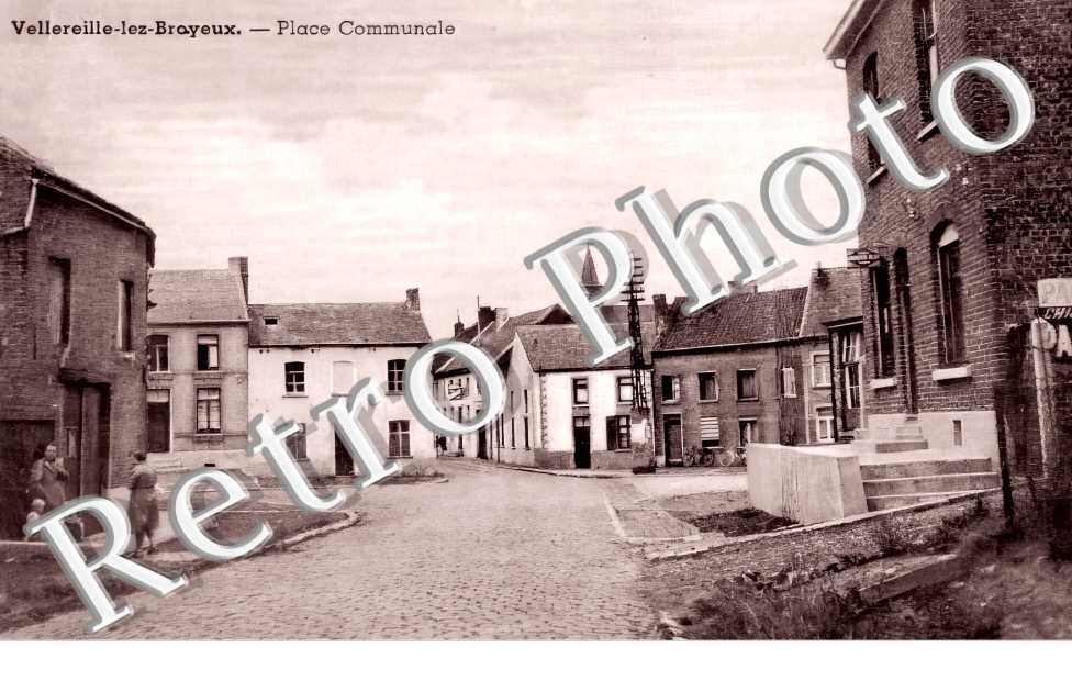Vellereille-lez-Brayeux. Place communale